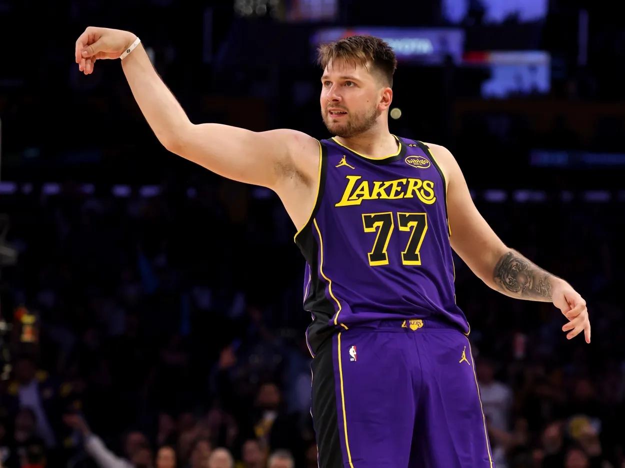 东契奇连续十二场比赛得分超过比赛局势复杂，雄鹿不断突破！气势如虹延续的简单介绍-九游会娱乐平台